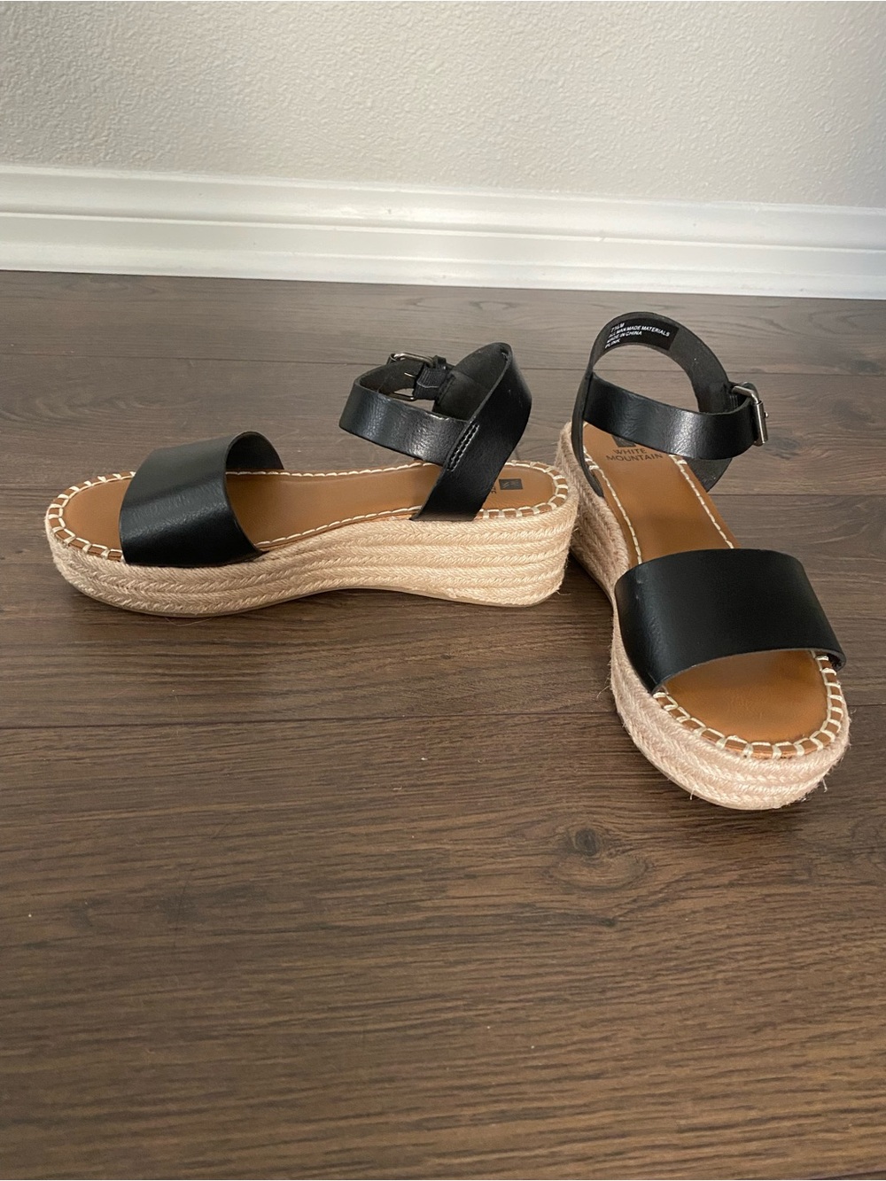 NWOT White Mountain Black Espadrille Wedge Sandals